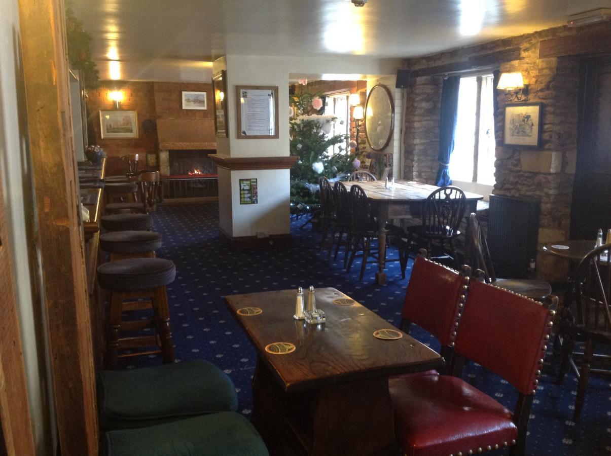 The Jolly Huntsman Chippenham (Wiltshire) Exterior foto